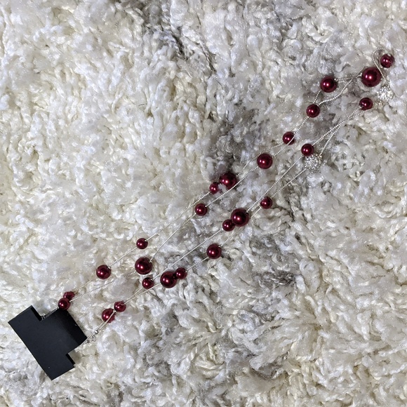 Red and Silver necklace and earrings set - Picture 3 of 5